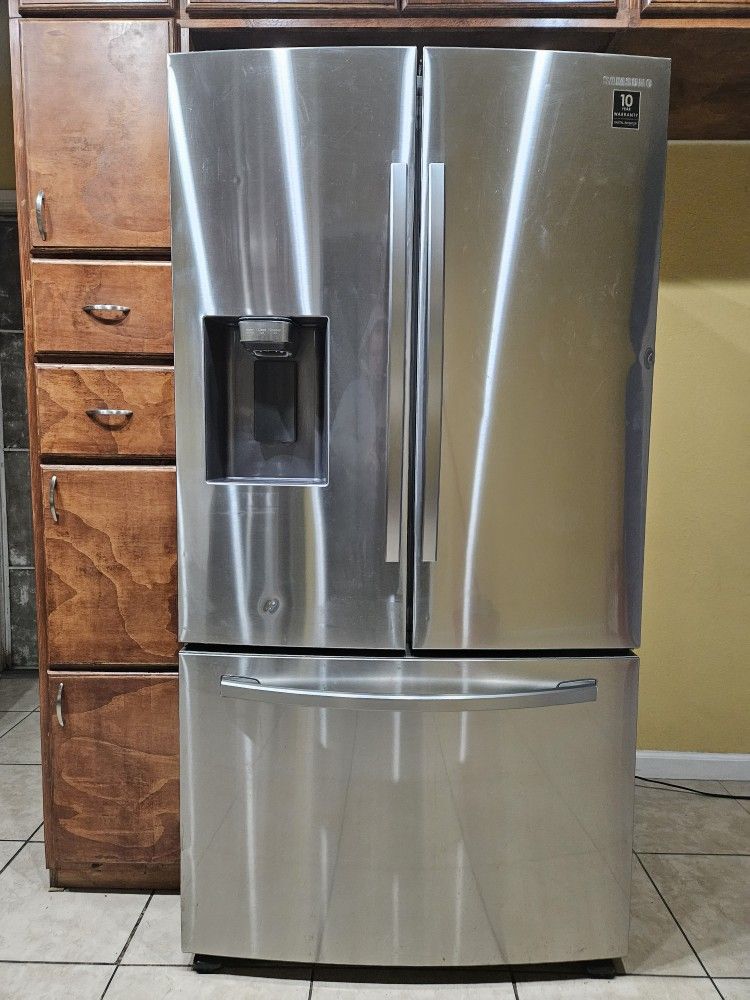 Samsung 36" W 27 cu. ft. 3-Door French Door Refrigerator Fingerprint Resistant