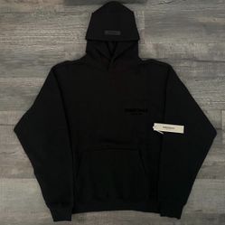 BLACK ESSENTIALS HOODIE