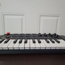 Akai MPK MIDI Controller