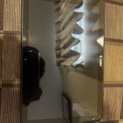 Zebra, ET40 Tablet, Healthcare, 10 inch Display, WIFI6, Standard Range 1D/2D Imager (SE4100), 4GB/64GB, Android GMS, 7600mAh Battery, NA Only 