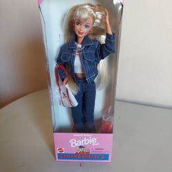 Chucke Cheese Barbie 1995 Never Out Of Box