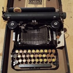 Vintage Corona 3 Folding Typewriter