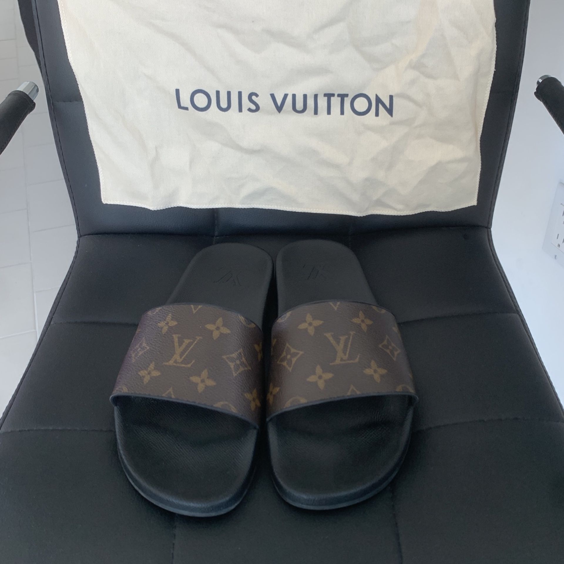  Authentic Louis Vuitton Slides (worn twice)
