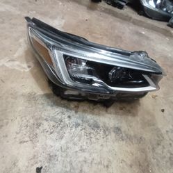 Headlight subaru outback