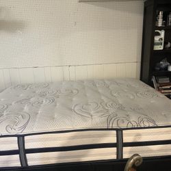 Queen size bed