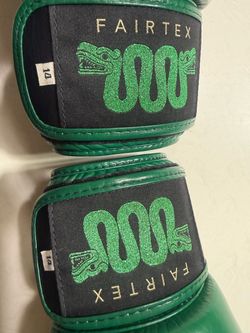 Muay Thai/ Boxing gloves