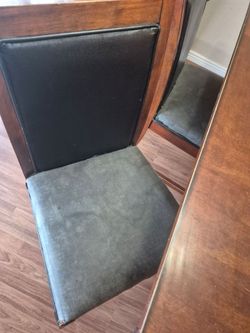 Dining table and 4 chairs