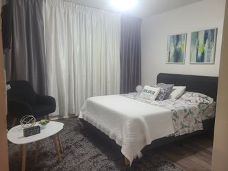 Cama con colchón tamaño queen
