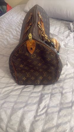 Lv duffle bag