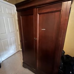 Chateau Marseille Armoire