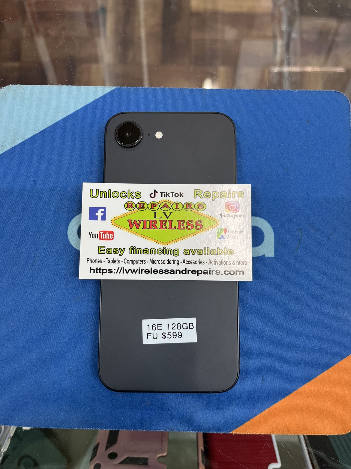 iPhone 16e