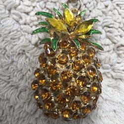 Beautiful Betsy Johnson Pinapple Pendant New With Tags