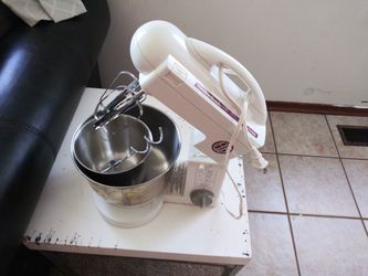 Kitchen Mixer like new very nice