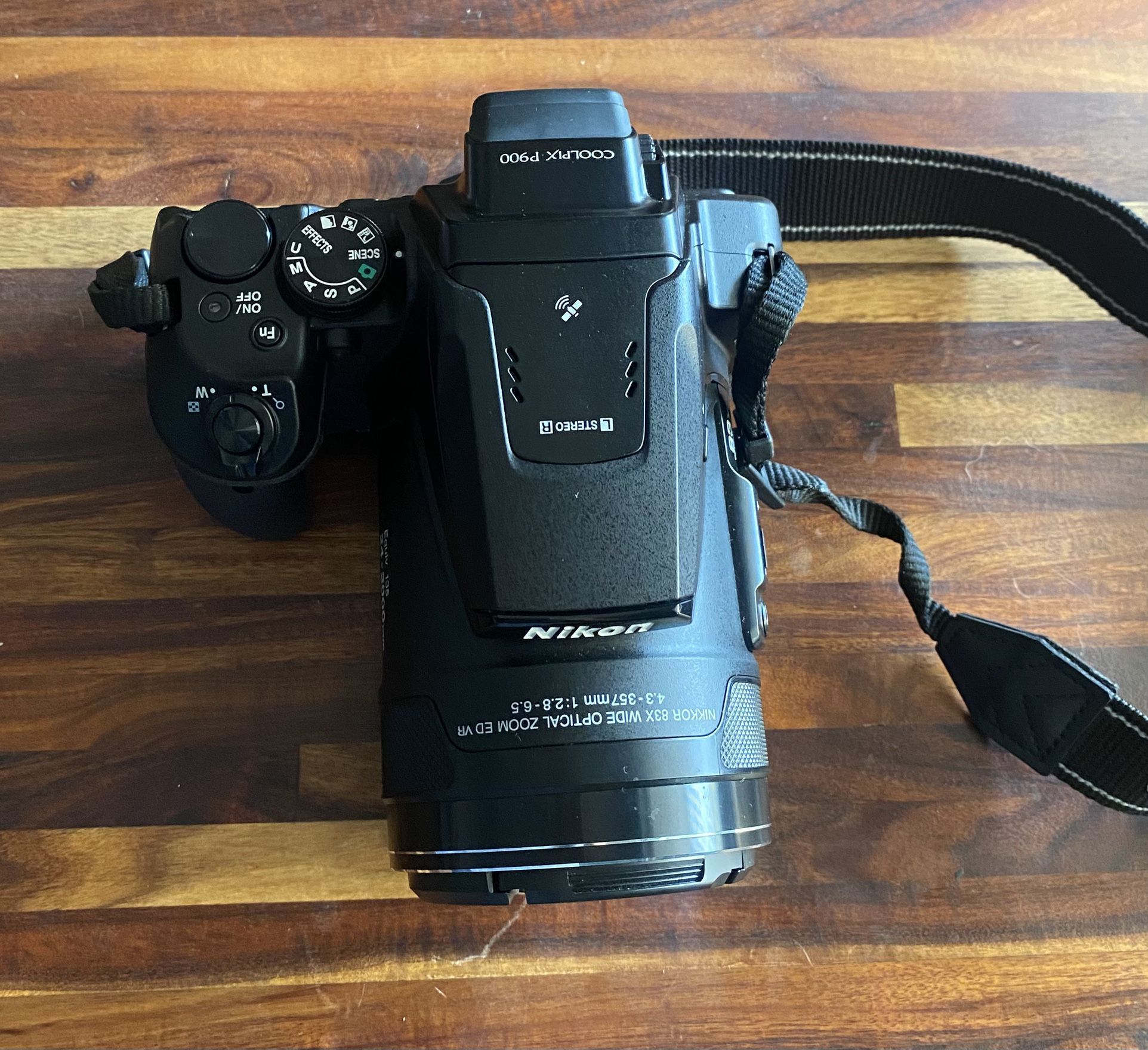 Nikon COOLPIX P900 Digital Camera