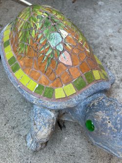 Patio cement Turle decor