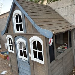 outdoor play house