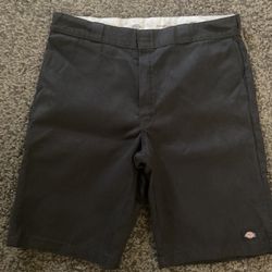 Dickies Relaxed Fit And Levi’s  569 Shorts