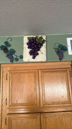 Grape Plaque With Two Metal Grape Clusters