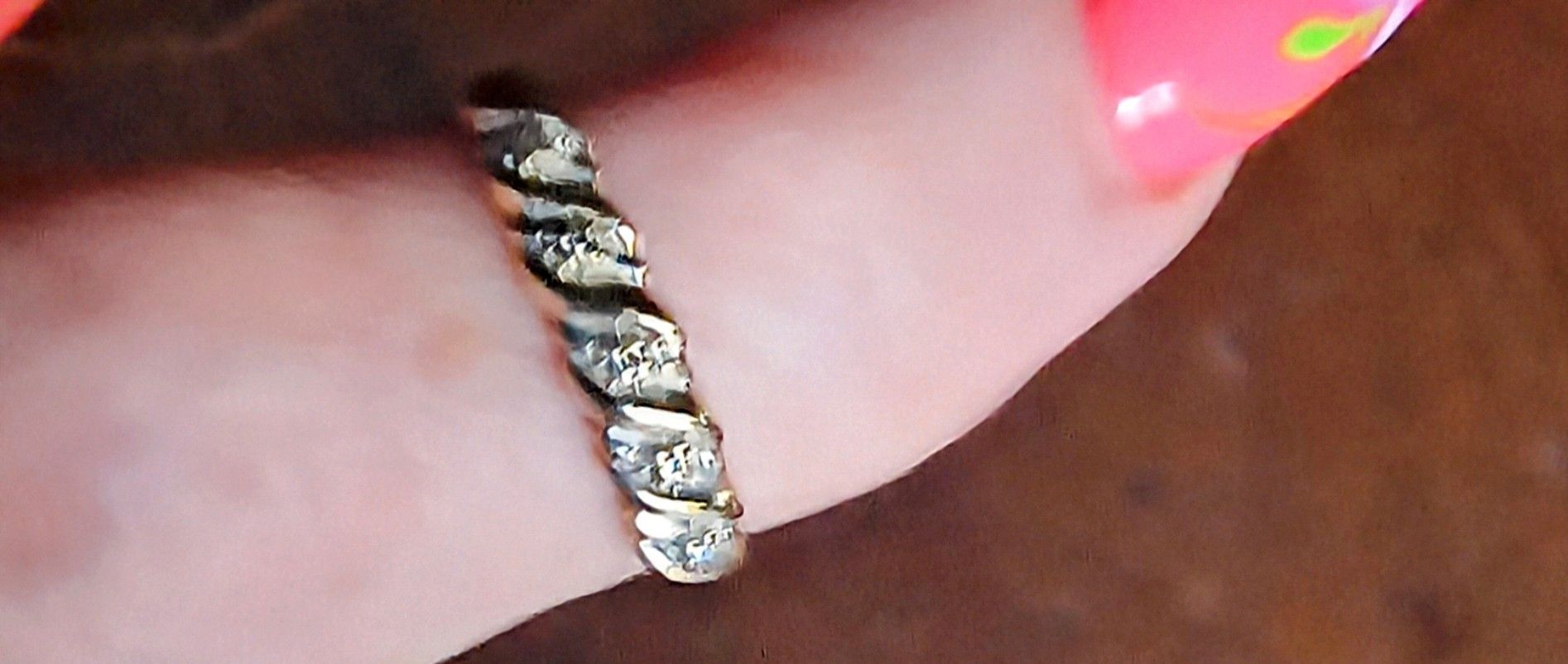 10K Gold Band With Diamonds