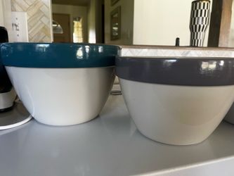 Porcelain mixing bowls