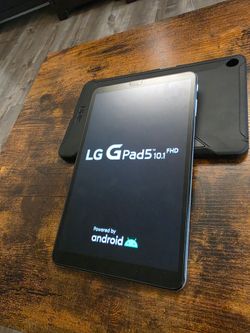 LG G Pad 5 LTE (Like new condition) with UAG case/screen protector