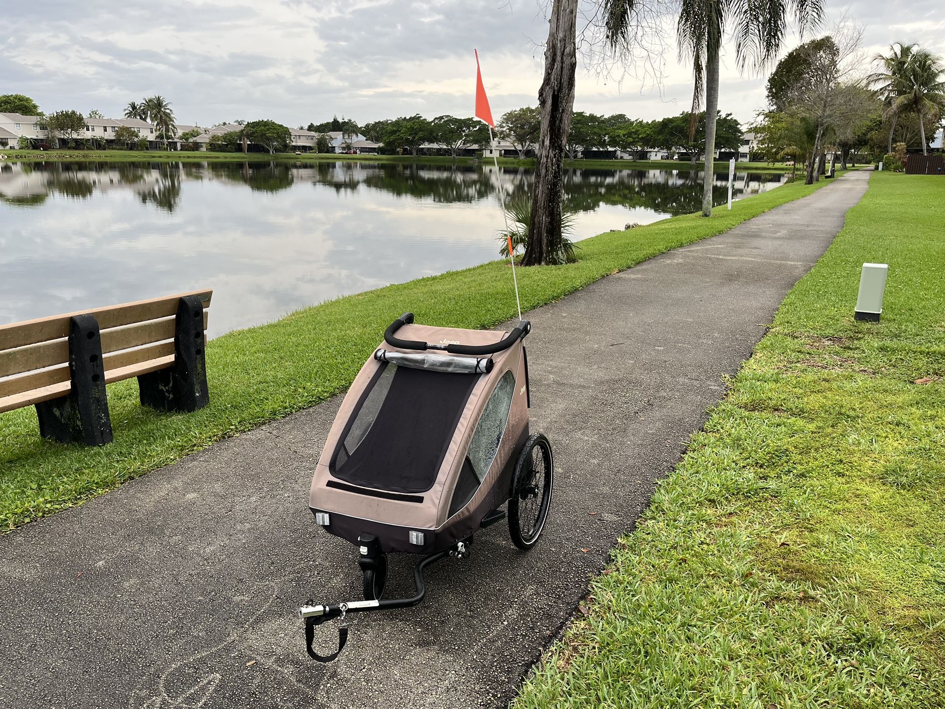 Jeep Everest 2-in-1 Child Bike Trailer and Stroller