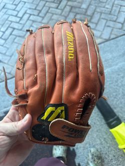 Mizuno softball glove