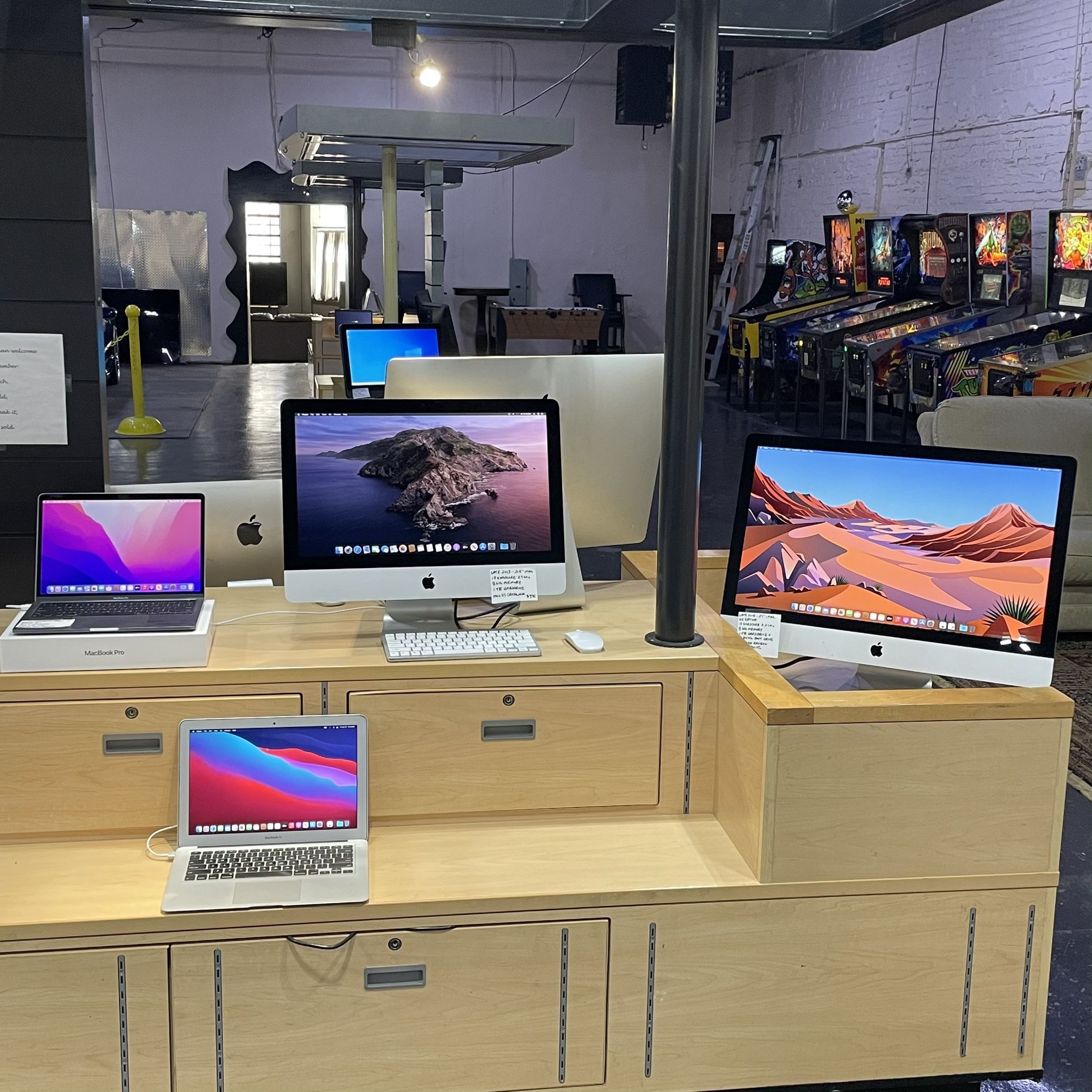 iMacs And MacBooks