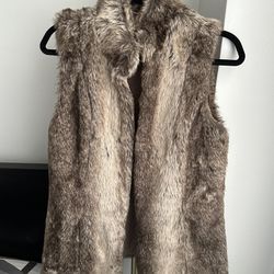 Women's Faux Fur vest Size L