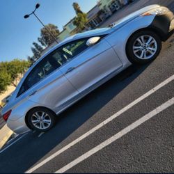 Silver Hyundai Sonata Limited Series