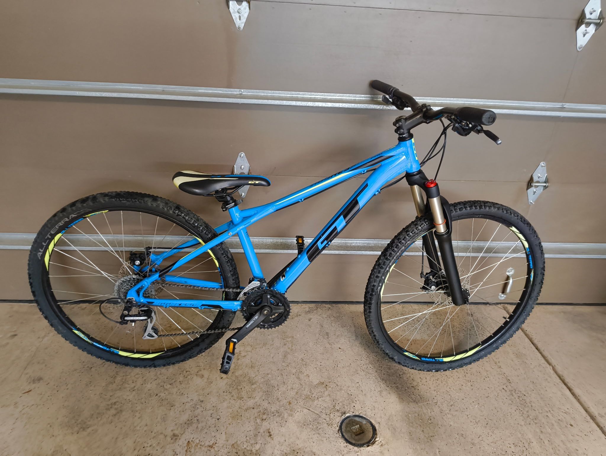 GT Aggressor Pro Small 27 Inch ZTZ Retail $550