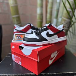Nike Dunk Low Black Toe Size 4Y/5.5W