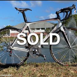 TREK MADONE 6.9 Pro SRAM Red. 56cm. Full Carbon Fiber Including Carbon Fiber Wheelset.