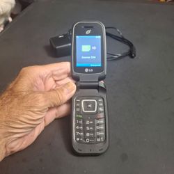 LG Tracphone - Flip Phone With Charger Cable,  Powers On, Says Insert Sim Card - Physically In Very Good Condition
