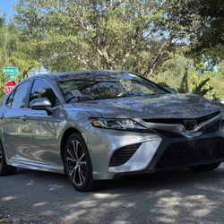 2019 TOYOTA CAMRRY SE