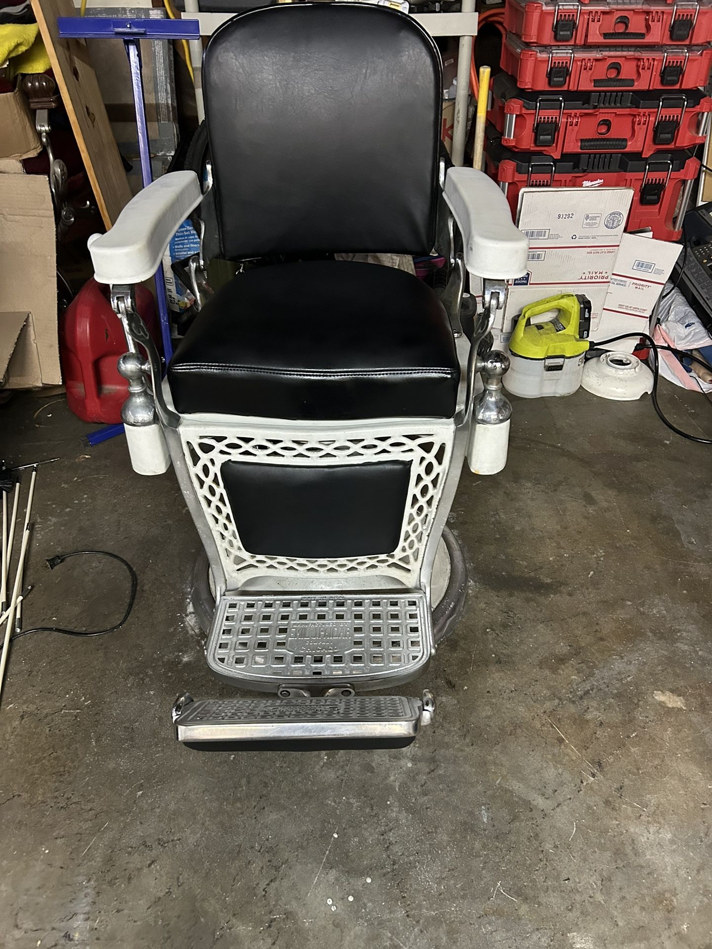 Barber Chair Vintage