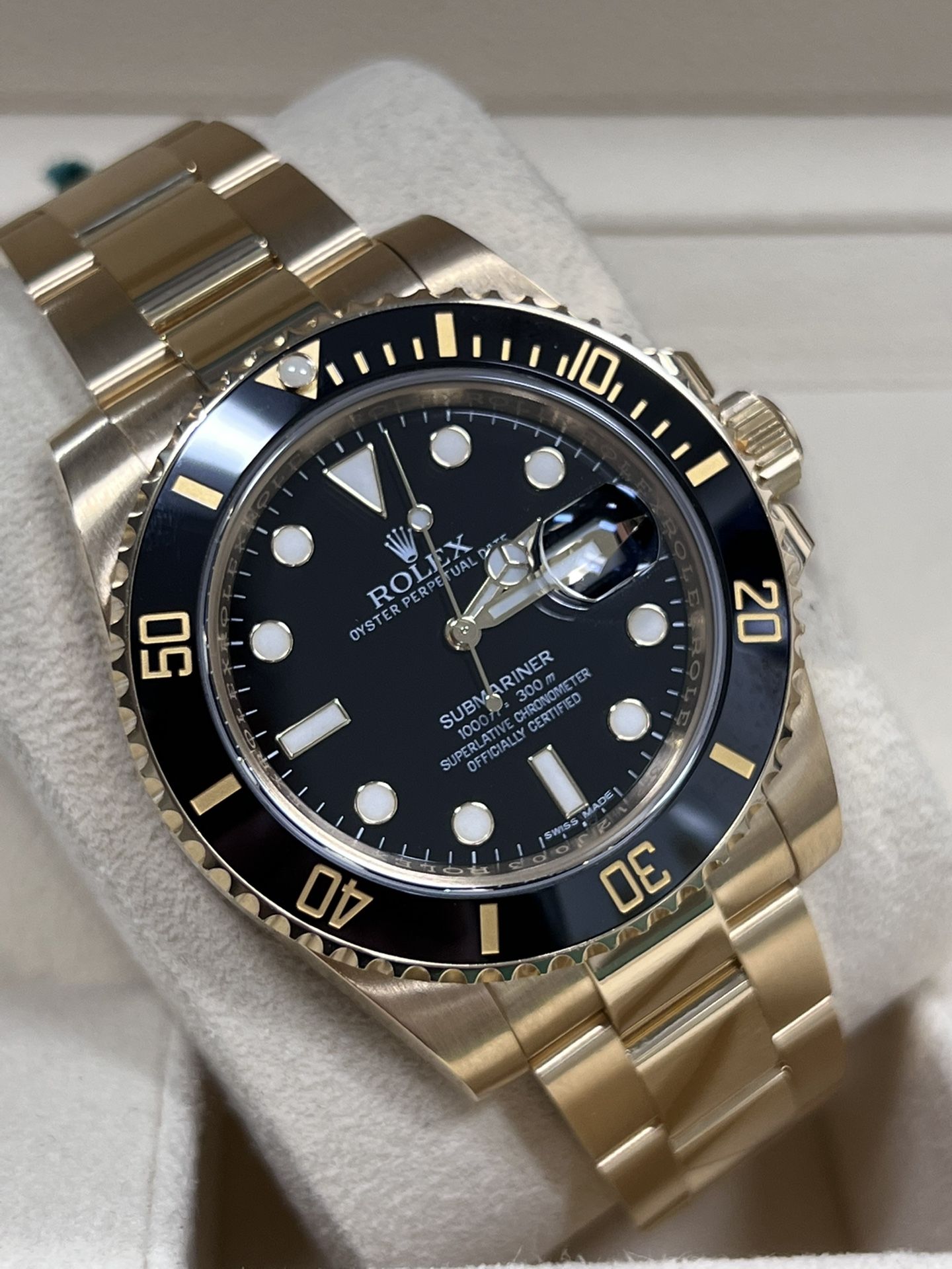 Rolex submariner 40mm 2016 Solid yellow gold