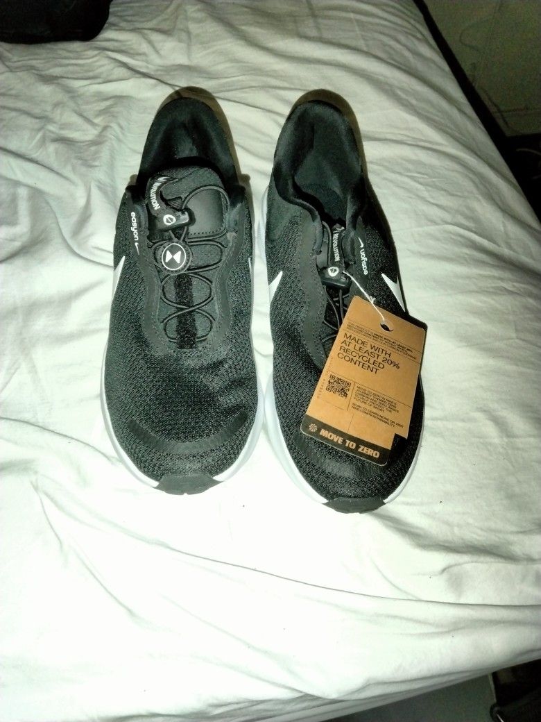 Men's Nike Shoes Size 9.5