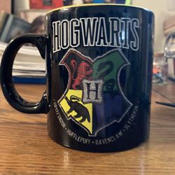 WB HARRY POTTER HOGWARTS Black Multi-Color Ceramic Coffee Mug Tea Cup 20oz 
