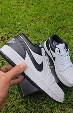 Jordan 1 Low ‘Reverse Panda’ size 8,9