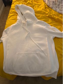 Alo hooded cream/white sweatshirt with sheepskin lining.