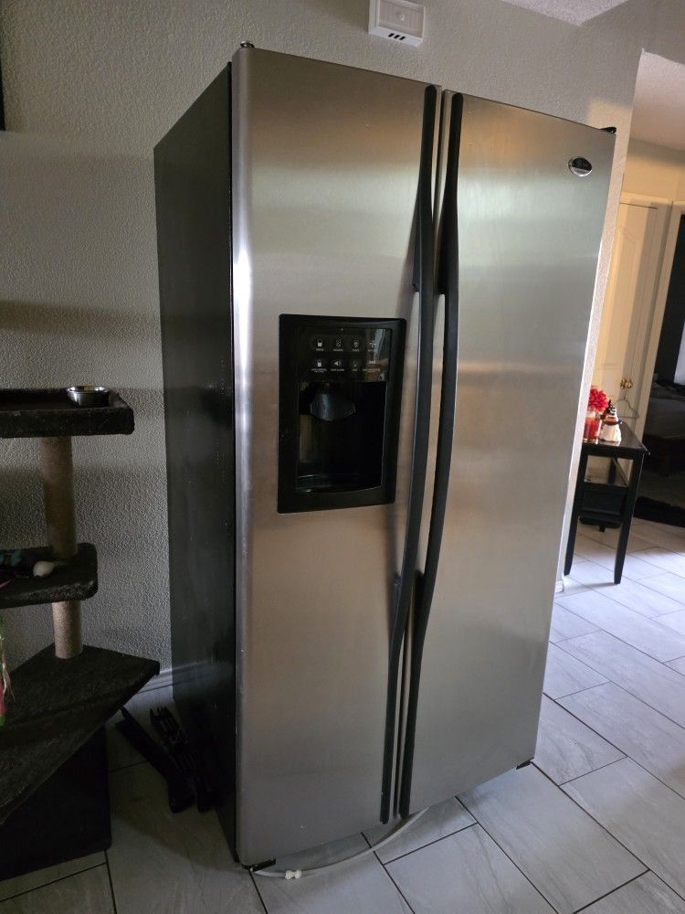 Ge Profile French Door Refrigerator  36 Inch Wide