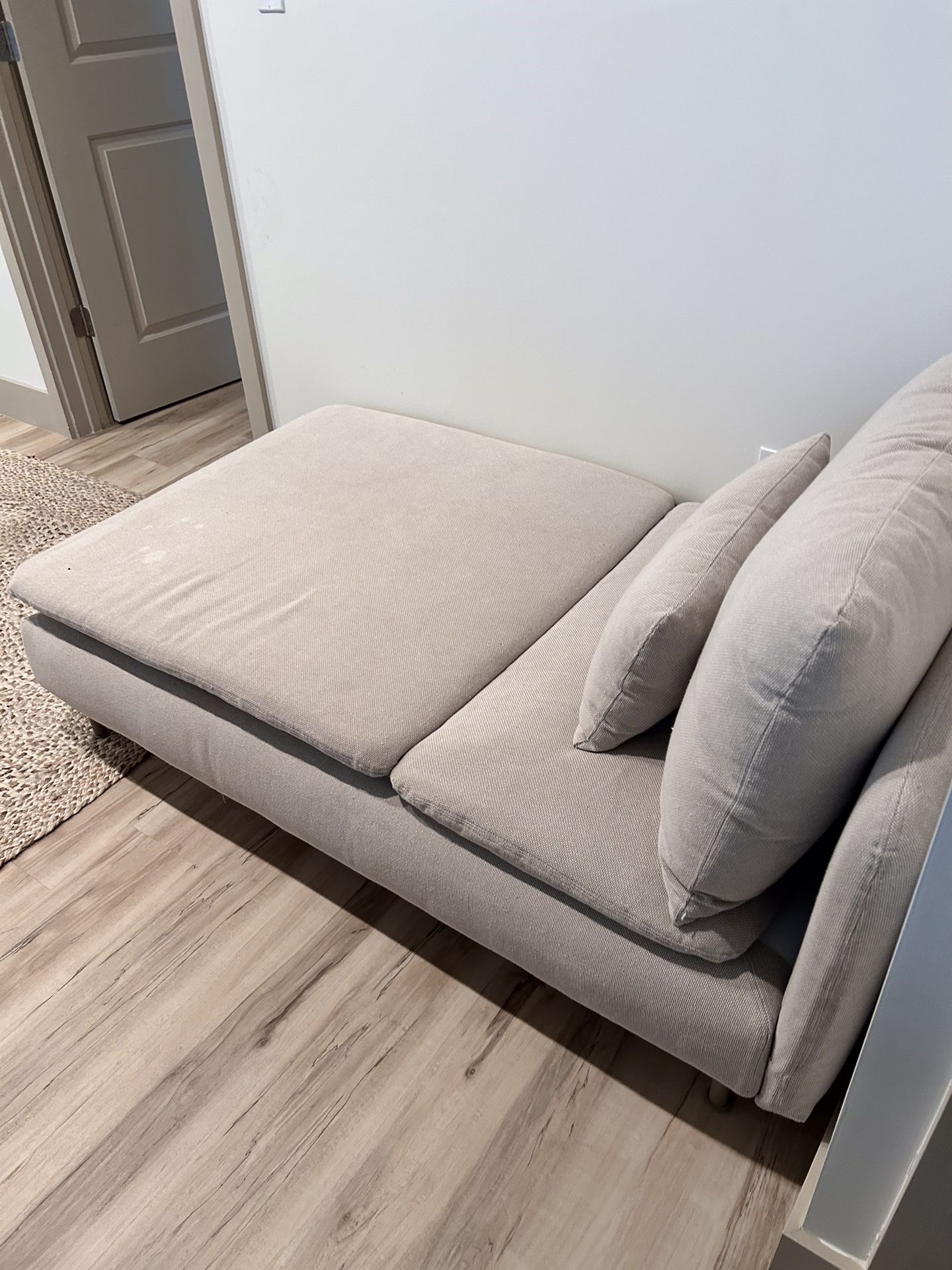 FREE Plush Chaise Lounge / Day Bed