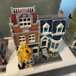 Lego Modular Bookshop 10270