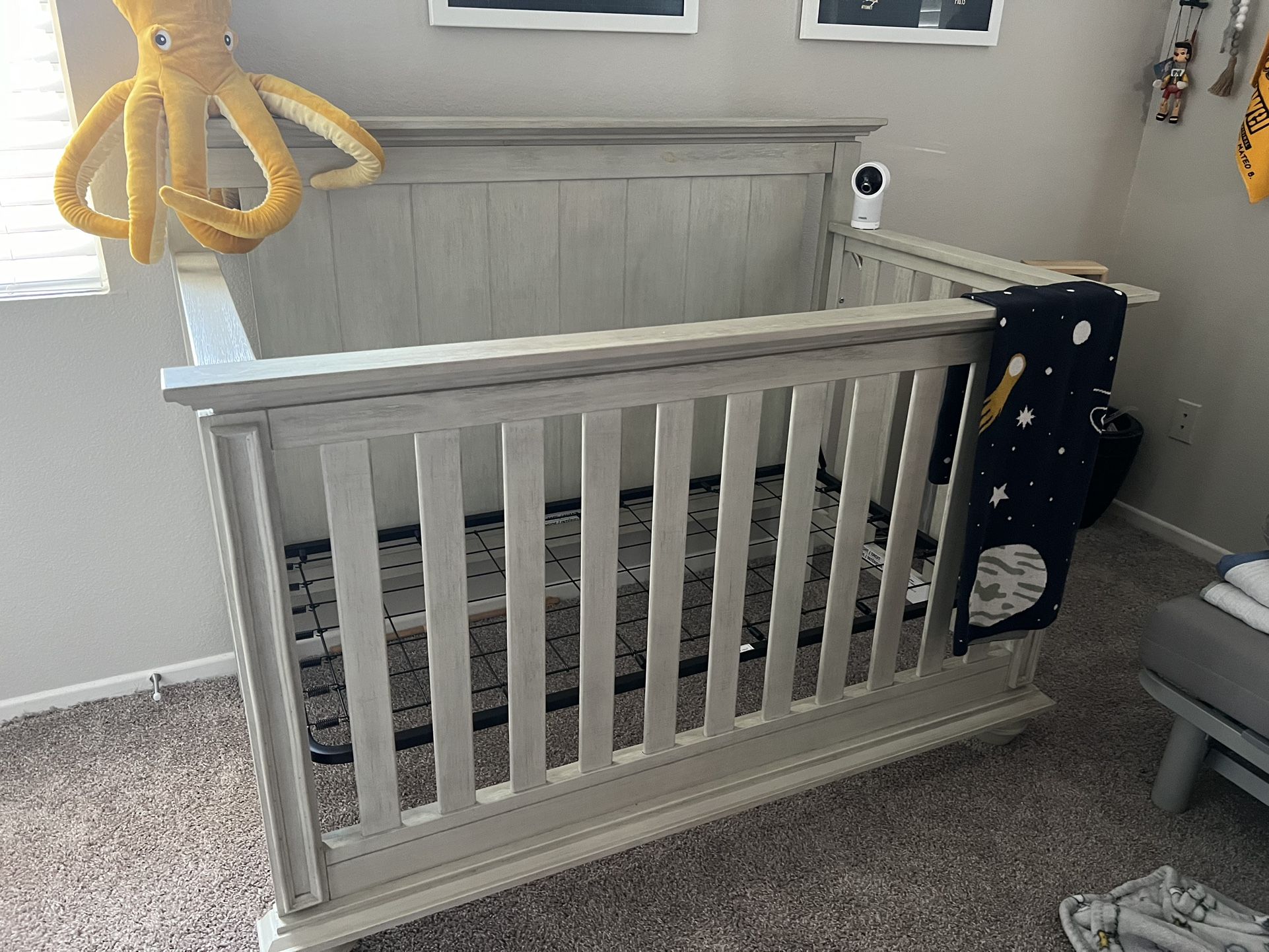 Baby/Toddler Crib