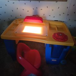 Desk With Chair 