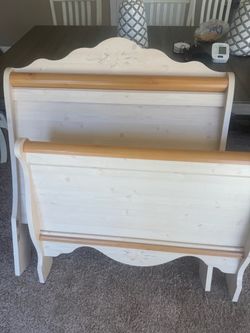 Twin bed frame and boxspring
