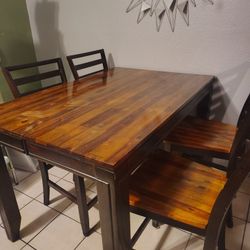 Table With Chairs 