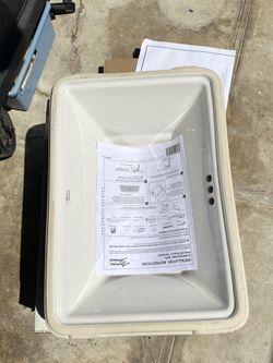Brand New (in box) American Standard Esteem White Rectangular Bathroom Sink with Overflow Drain (18-in x 12-in)