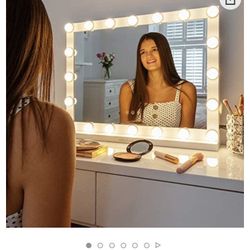 Makeup Mirror With Light 23x18